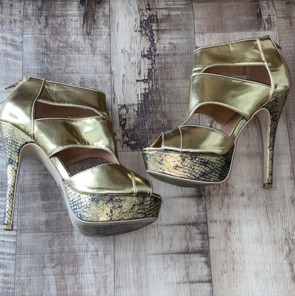 SHOE DAZZLE HEELS JAMELA GOLD SNAKE PRINT SIZE 8